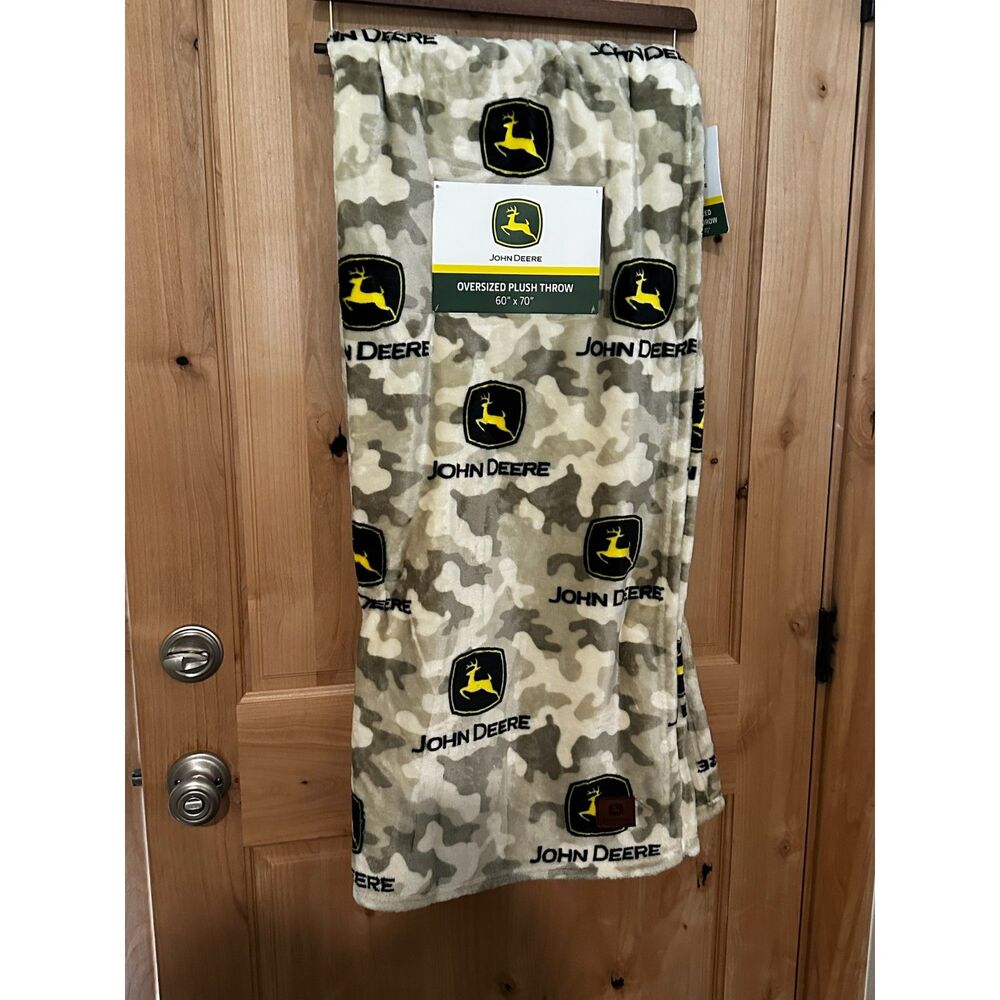 John Deere Camo Logo Plush Throw Blanket 60” x 70” Oversized NWT - Picture 2 of 3
